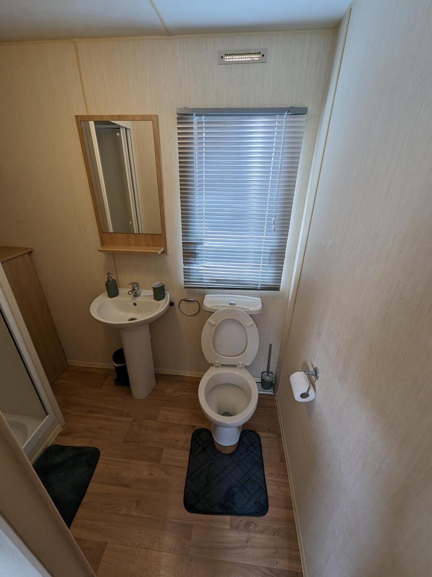 3 Bedroom Caravan, Sleeps 8 Lyons Lido Beach Prestatyn Eksteriør bilde