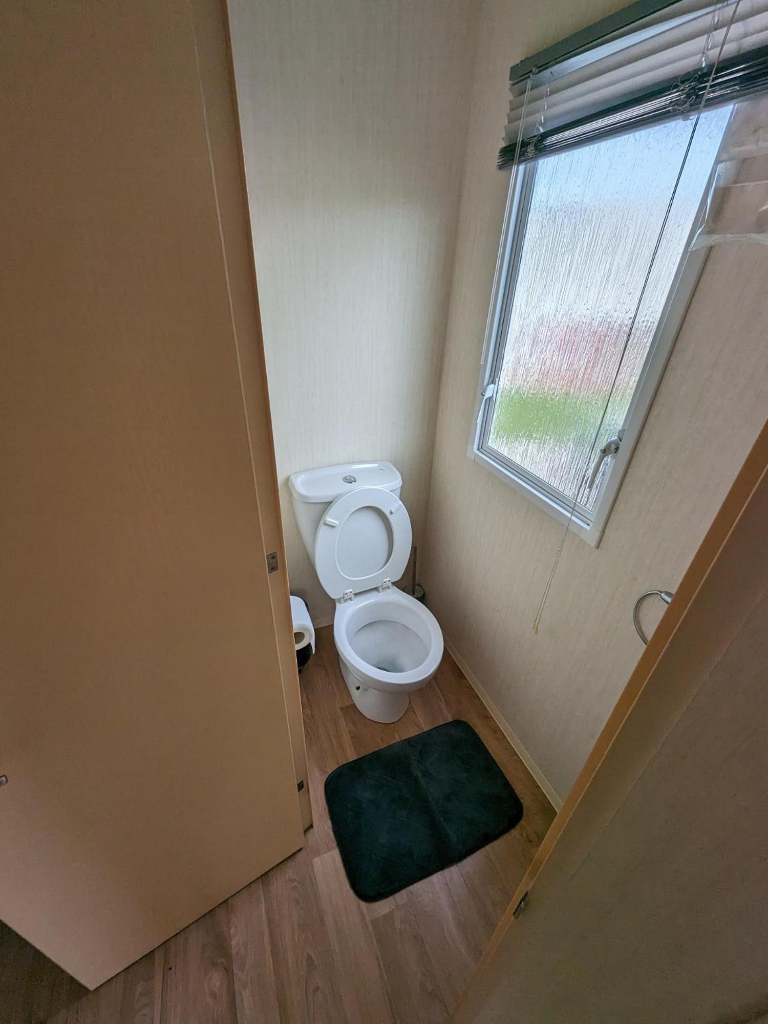 3 Bedroom Caravan, Sleeps 8 Lyons Lido Beach Prestatyn Eksteriør bilde